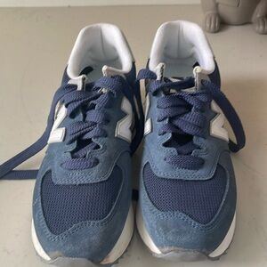 New Balance 574 worn once.